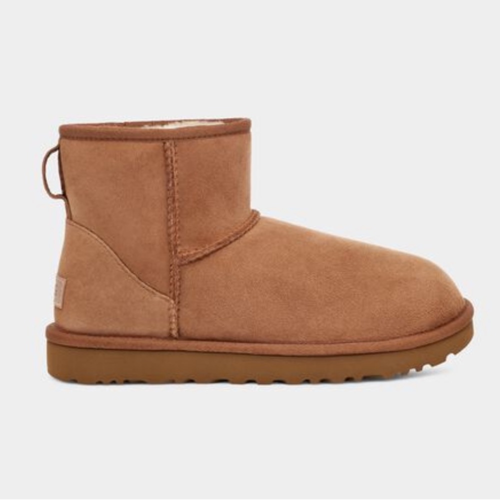 UGG Classic Mini II Boot Size 7 Chesnut with Box